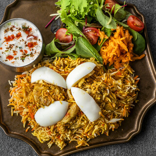 四つ星ホテルで副料理長を務めたシェフが再現する本格料理