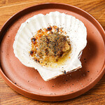 Grilled scallops with garlic butter