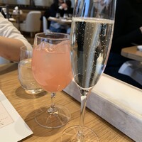Cucina del NABUCCO - 乾杯スパークリングワインとノンアルコールレモネード