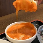 タラキッチン - バターチキンと伸びるチーズ（邦題）