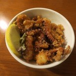 ペチカ - たこの唐揚げなどつまみメニューもあります。