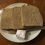 ペチカ - フェリャブです。黒パンですね。