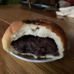 プティ・フール - あんパン 断面