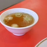 新三陽 - 【ポークオムライス＠税込1,200円】スープ