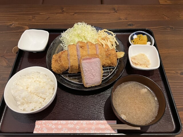肉屋の定食 柏林台