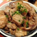 まぐろや相馬水産 - まぐろコロコロステーキ丼　\630