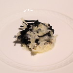 フォリオリーナ・デッラ・ポルタ・フォルトゥーナ - 「チーズ」　黒トランペット茸の牛と羊のミルクのチーズ和え　(2013/11)
