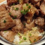 まぐろや相馬水産 - まぐろコロコロステーキ丼　\630