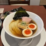 酒肴場 屯 - 津軽煮干し中華蕎麦（味玉入り）¥950