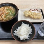 むらさき - ホルモンうどん・とり天・ごはん。