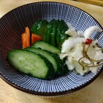 とん八 - お新香 400円(税込)(2023年11月30日撮影)