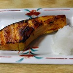 とん八 - 厚切り銀鮭西京焼き 520円(税込)(2023年11月30日撮影)