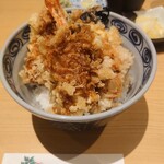 天ぷら 天喜代 - 天丼に牡蠣の天ぷらが鎮座