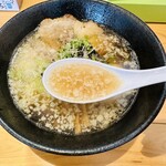 Bushiyakatsura - 【節背あぶらラーメン＝スープ】