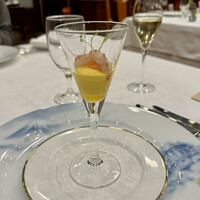 ザ・フジヤ - オレンジ風味の人参ムースとキャロットラペ 甘エビ添え