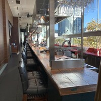 バル デ エスパーニャ ムイ 東京店 - お店内観（カウンター）