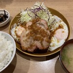 Tonkatsu Kare Butadaimyou - チャーシューエッグ定食