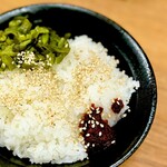 横浜らーめん 若武者 - サービスライス(中)