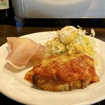 アランジャルシ - 前菜3種盛り
            ◎ インゲン豆のトマトソース煮込みをのせたカナッペ
            ◎ ハニーマスタードがけサラダ ホタテのせ
            ◎ ゼッポリーニ 生ハムのせ