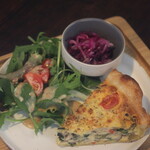 Mago's Cafe - 料理写真:いろいろ野菜のキッシュミニサラダプレート