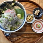 海鮮丼専門店 鎌倉 五鉃 - 