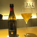 眞善美 - イネディット・ダム  瓶ビール：世界で最も多くの賞に輝くシェフ、フェラン・アドリアとダム社のビールマイスターが生んだ麦芽＆小麦の独創的なビール。アルコール分 4.8% 。スペイン。