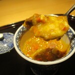 眞善美 - 上海蟹と白トリュフの茶碗蒸し：上海蟹の香りと旨みと共に、白トリュフの香りも一緒に楽しめる 贅沢で特別な美味しさです。