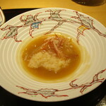 眞善美 - フカヒレ＆フカヒレのリゾット：気仙沼産のモウカザメのフカヒレで、途中からは 味変で赤酢をかけて楽しみます。 フカヒレの出汁で作ったリゾットも美味しいですネ！ そのうえからフカヒレをタラァ～りとかけてフカヒレ御飯にしていただきました。もう、幸せ過ぎます。