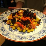 眞善美 - 伊勢海老：三重県南島町の1尾650ｇの立派な伊勢海老です。銀杏、カシューナッツ、唐辛子と共に四川料理らしい辛味の効いた 彩りよく とても美味しい一皿です。