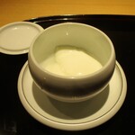 眞善美 - 安徽省のキーマン紅茶で、杏仁豆腐 をいただきます。