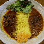 SPICY CURRY 魯珈 - 選べる2種カレー（魯珈チキンカレー＆ラムカレー（ビンダル風））①