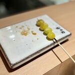 焼鳥 おみ乃 - 銀杏
      ホクホクだし良い香り。塩加減が良いです！