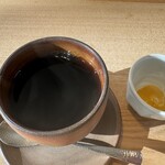 八ヶ岳 えさき - ハンドドリップした沖縄のコーヒーと蜂蜜