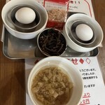 ラーメン ぶぅさん - トッピングは別盛り