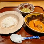美会 - カレー2種(世界一美味しいカレー / グリーンカレー)