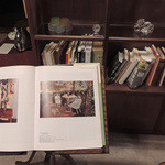 俵屋旅館 - 画集を見ながらゆっくり寛げます