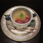 俵屋旅館 - 水物：洋梨と甲州産葡萄