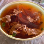 おかもと仕出し - 肉うどん。まけまけの出汁