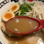 Tonkotsu Aiga Afureteru Ramen Toriko - 8種魚介のギョットンラーメン1300円