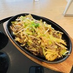 Sagan Resutoran Shino - 伊万里牛の肉鉄板野菜炒め