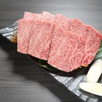 焼肉と薬膳 味ノ輪 - A5ランク山形雪降り和牛【肩ロース】