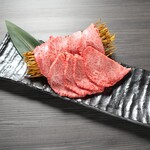 焼肉と薬膳 味ノ輪 - A5ランク山形雪降り和牛【トモサンカク】