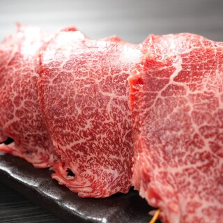 [A5 rank Yamagata Yukifuri Wagyu beef] with excellent taste of marbling (fat)