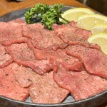 本格大衆焼肉 飯田屋 - 