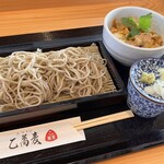 乙蕎麦 - 粗挽きせいろとミニ（親子丼）