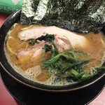 豚骨醤油ラーメン 王道家 - 