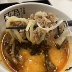 元祖 牛肉そばつけ麺 為セバ成ル。 - 卵を溶いたつけ汁に肉そばをつけていただきます。