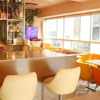 A hideaway cafe with a calm atmosphere ◆ Perfect for meetings and girls' night out