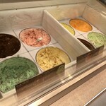 サーティワンアイスクリーム - ケース内