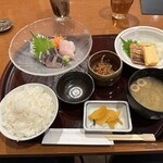 海鮮茶屋 一鮮 - 【2023.12.5(火)】日替りランチ（刺身2種盛り＋サバの一夜干し）950円